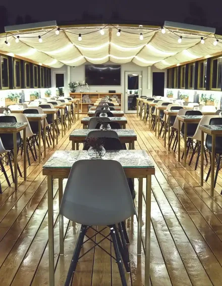 romantic cruise dinner at marina Dubai